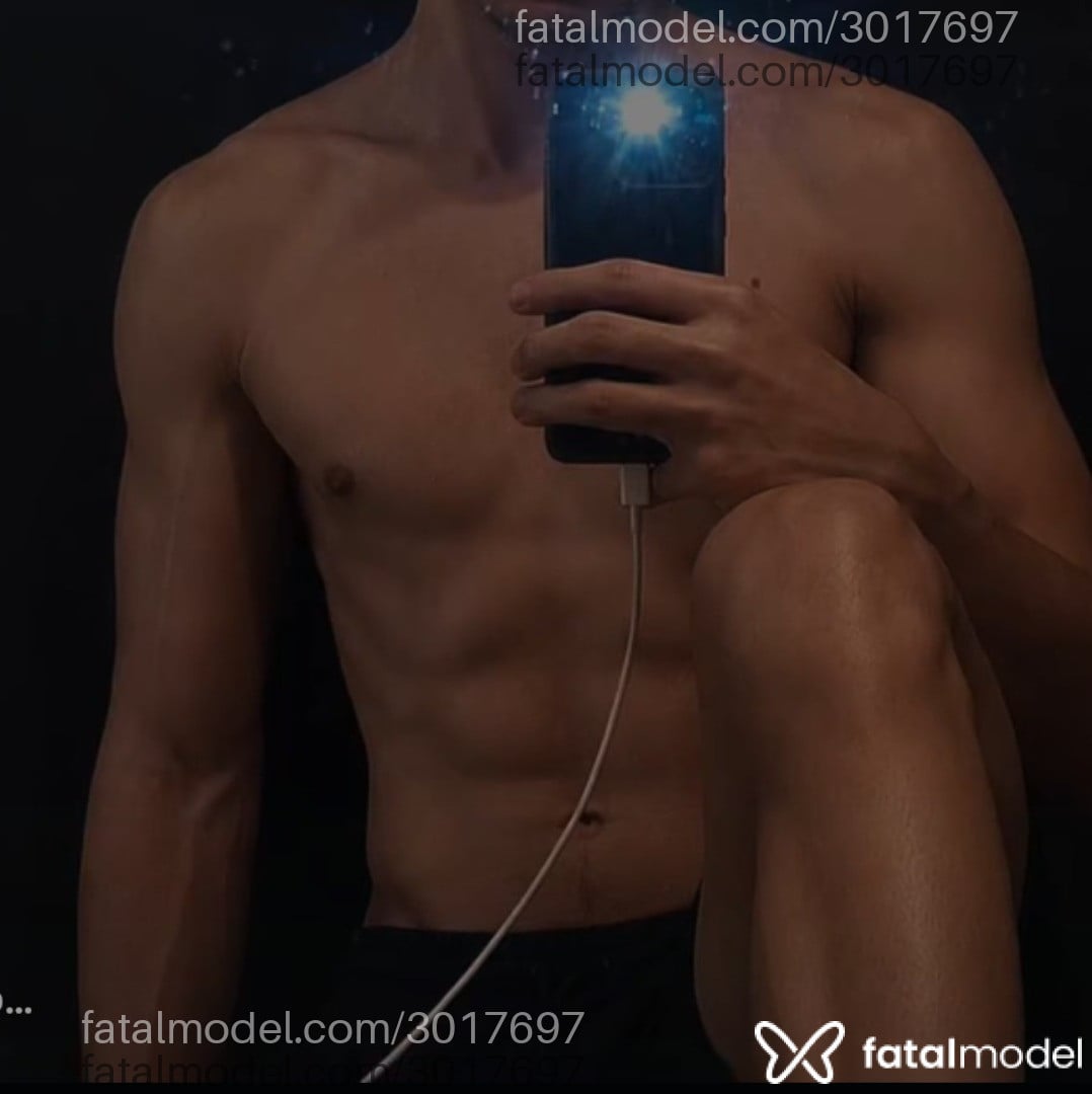 Acompanhante homem com cabelo castanho de olhos pretos - Rocha Acompanhante homem com cabelo castanho de olhos pretos - Rocha