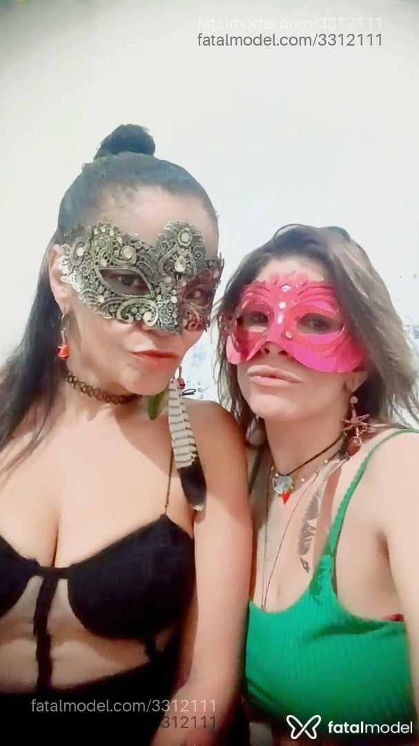 Acompanhante mulher morena (o) de olhos pretos - Melissa Mel