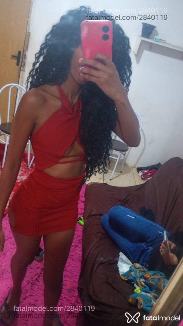 Acompanhante mulher morena (o) de olhos pretos - Lusafadex