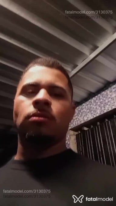 Acompanhante homem morena (o) de olhos castanhos - Leonardo