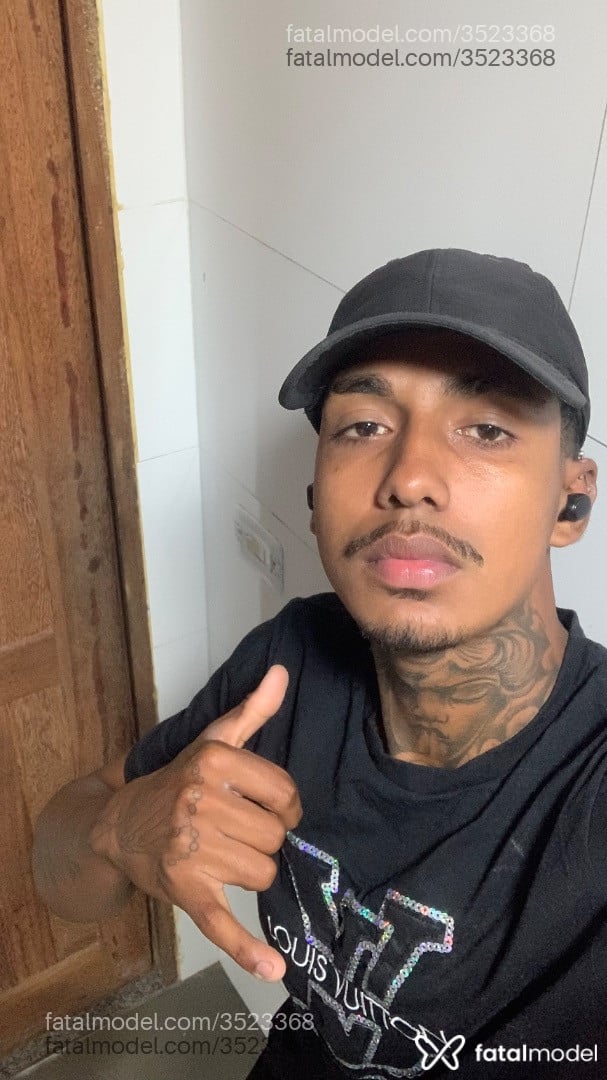 Acompanhante homem morena (o) de olhos castanhos - Michael Ribeiro