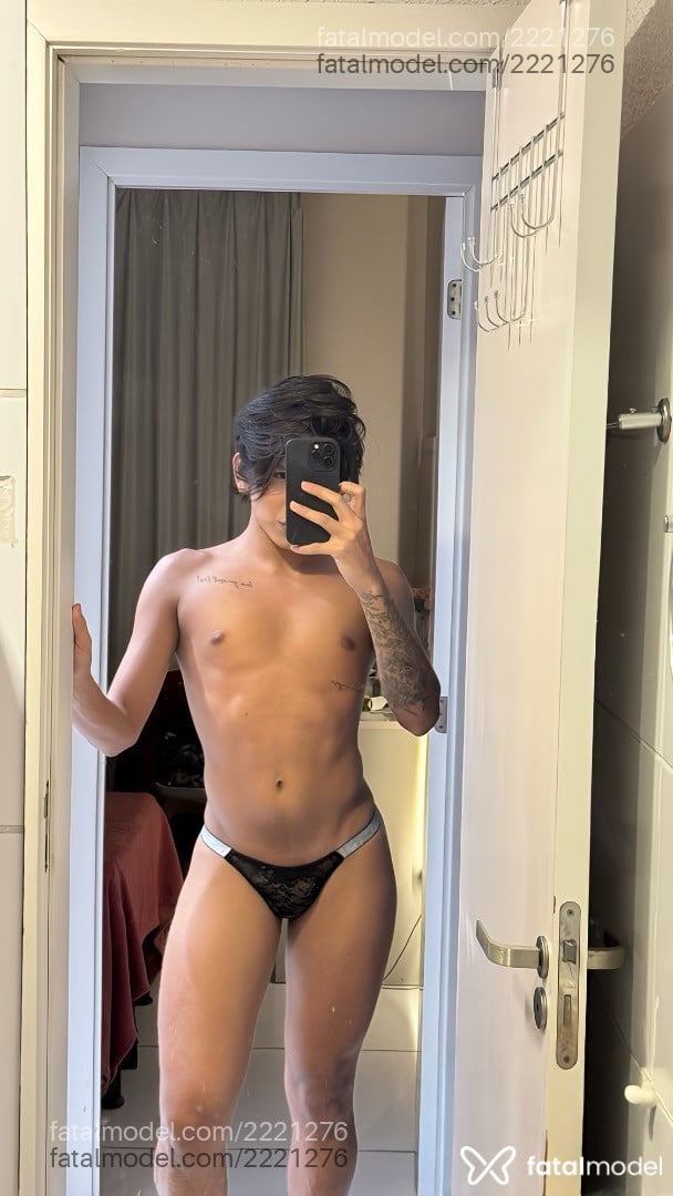 Acompanhante homem morena (o) de olhos pretos - Daniel
