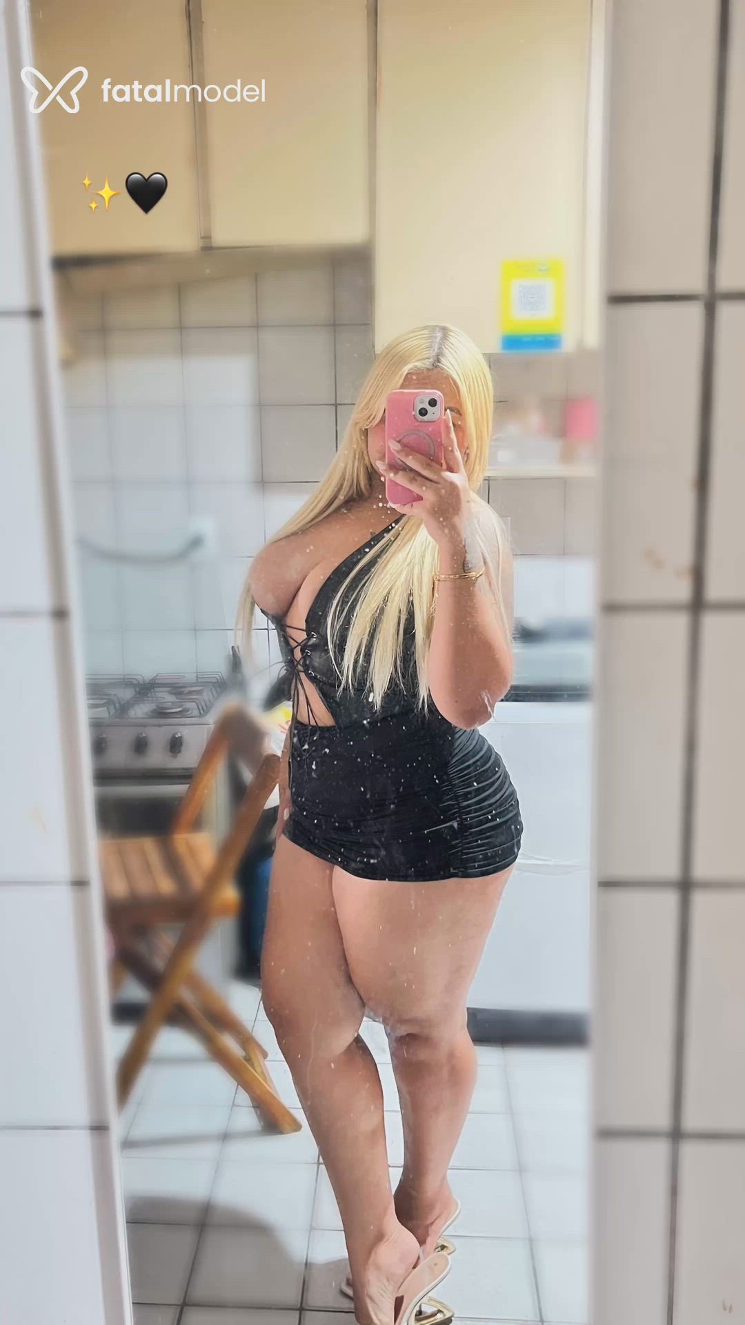 Acompanhante mulher loira (o) de olhos castanhos - Melzinhaa Acompanhante mulher loira (o) de olhos castanhos - Melzinhaa