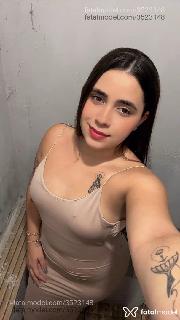 Acompanhante mulher com cabelo castanho de olhos castanhos - Ana Luiza
