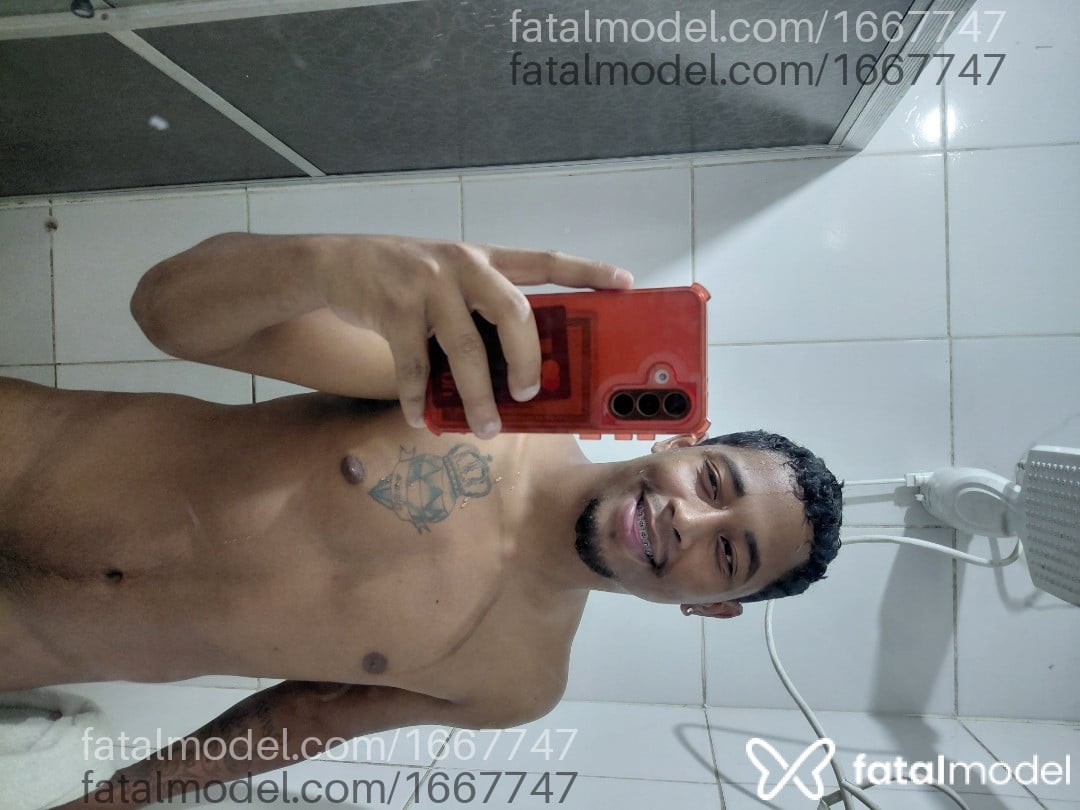 Acompanhante homem morena (o) de olhos pretos - Matheus