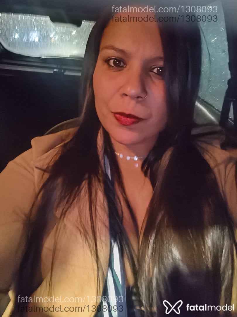 Acompanhante mulher com cabelo castanho de olhos castanhos - Melissa Mendes