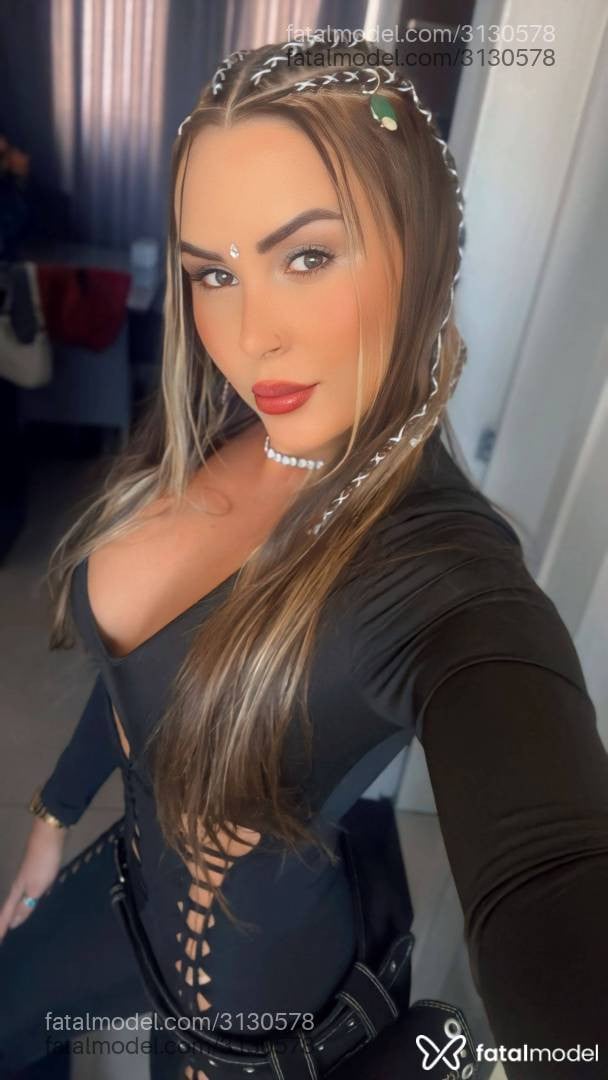 Acompanhante mulher loira (o) de olhos mel - Alice Gurgel