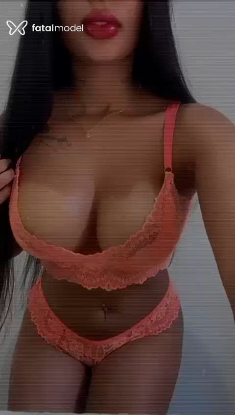 Acompanhante mulher morena (o) de olhos castanhos - Mirela