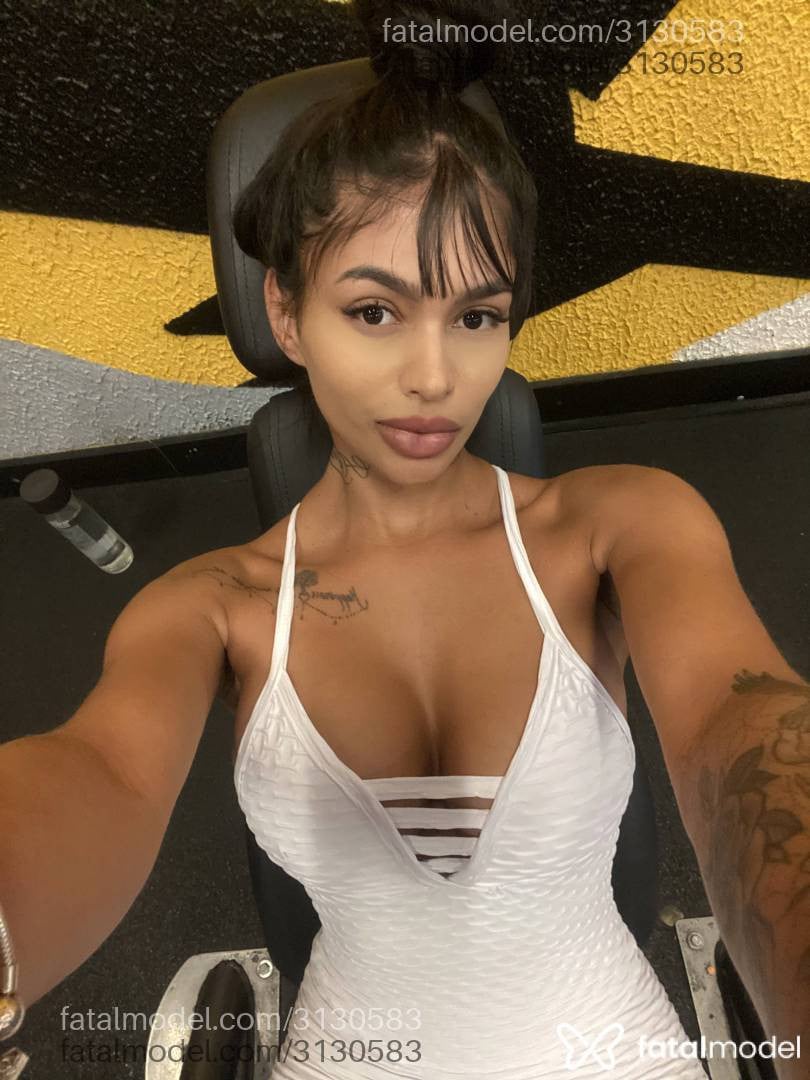 Acompanhante mulher morena (o) de olhos castanhos em São Carlos - Jade