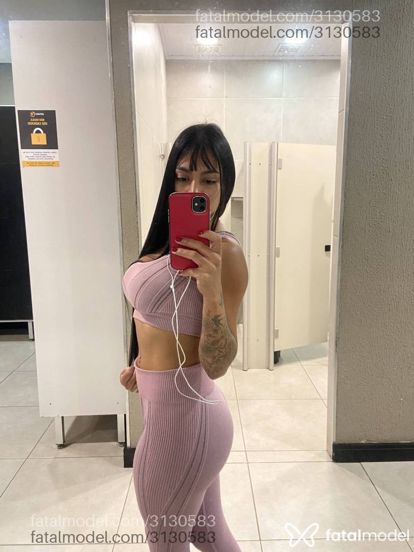 Acompanhante mulher morena (o) de olhos castanhos - Mirela