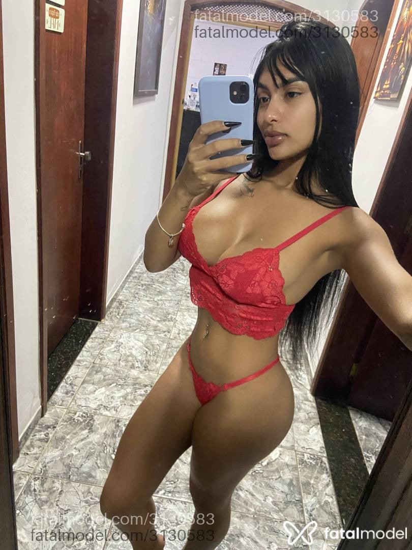 Acompanhante mulher morena (o) de olhos castanhos - Mirela