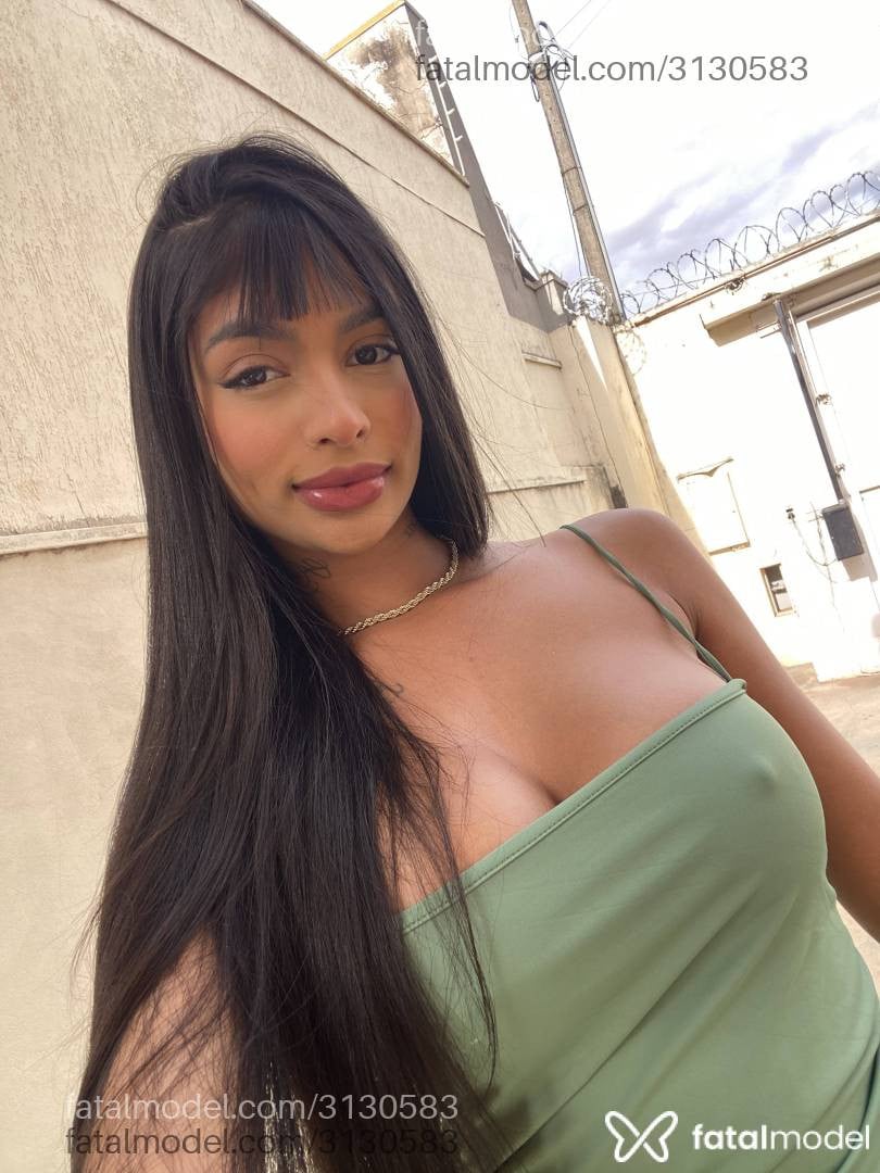 Acompanhante mulher morena (o) de olhos castanhos - Mirela