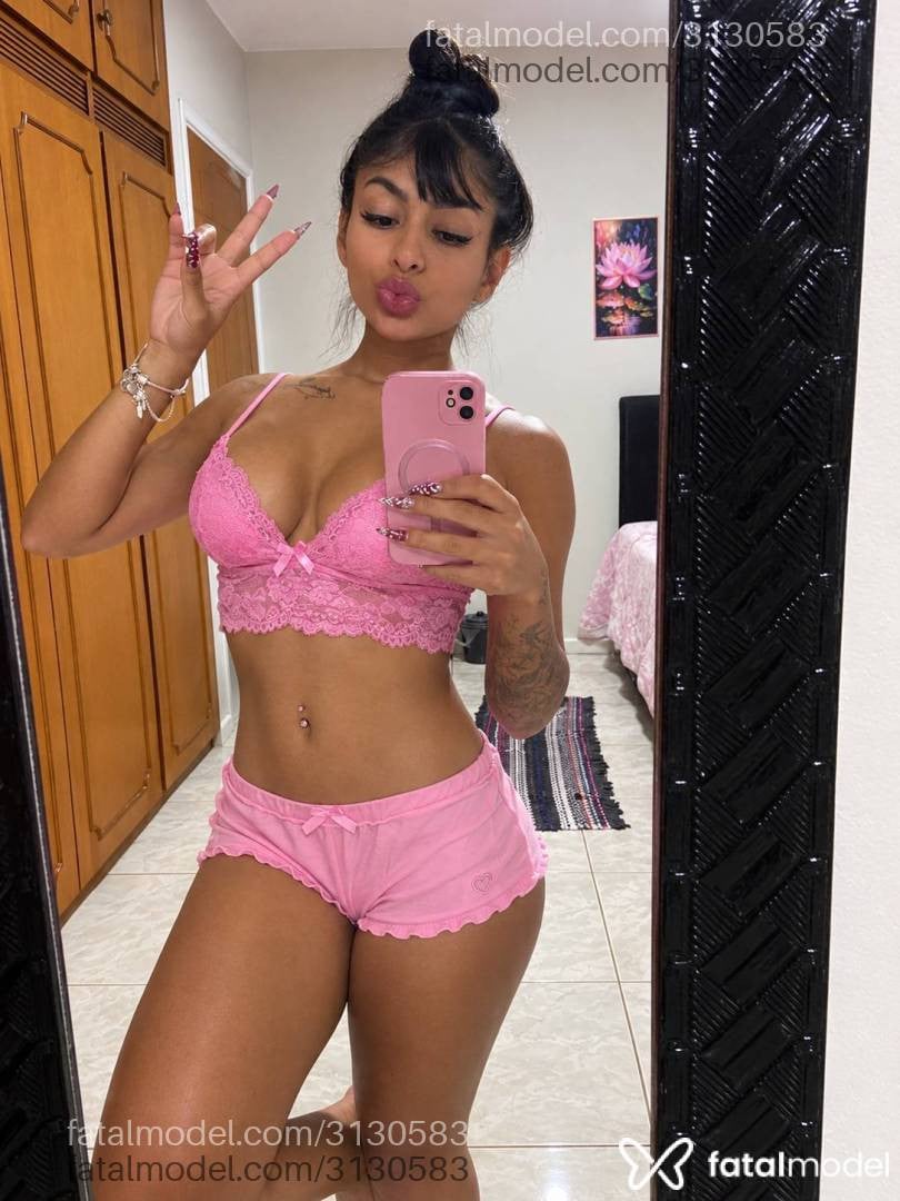 Acompanhante mulher morena (o) de olhos castanhos - Mirela
