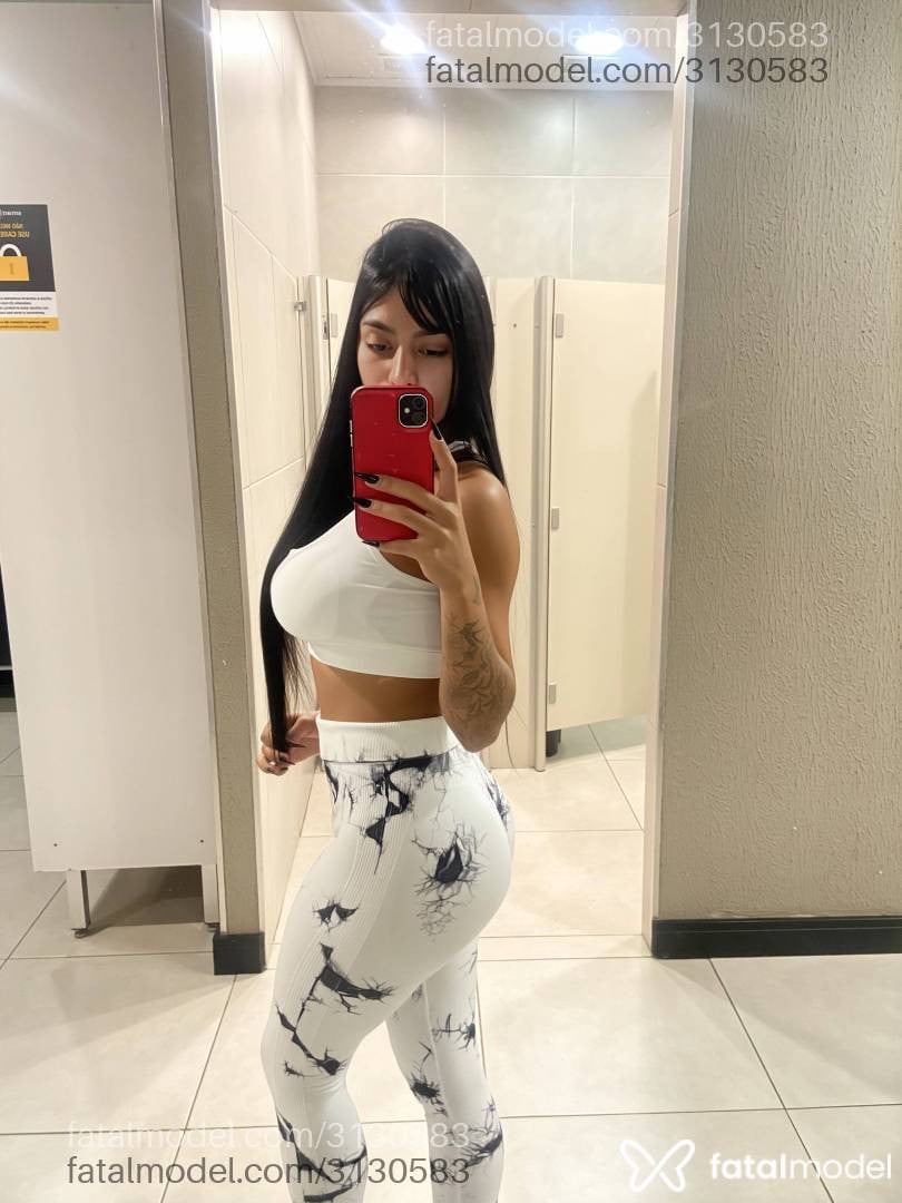 Acompanhante mulher morena (o) de olhos castanhos - Mirela
