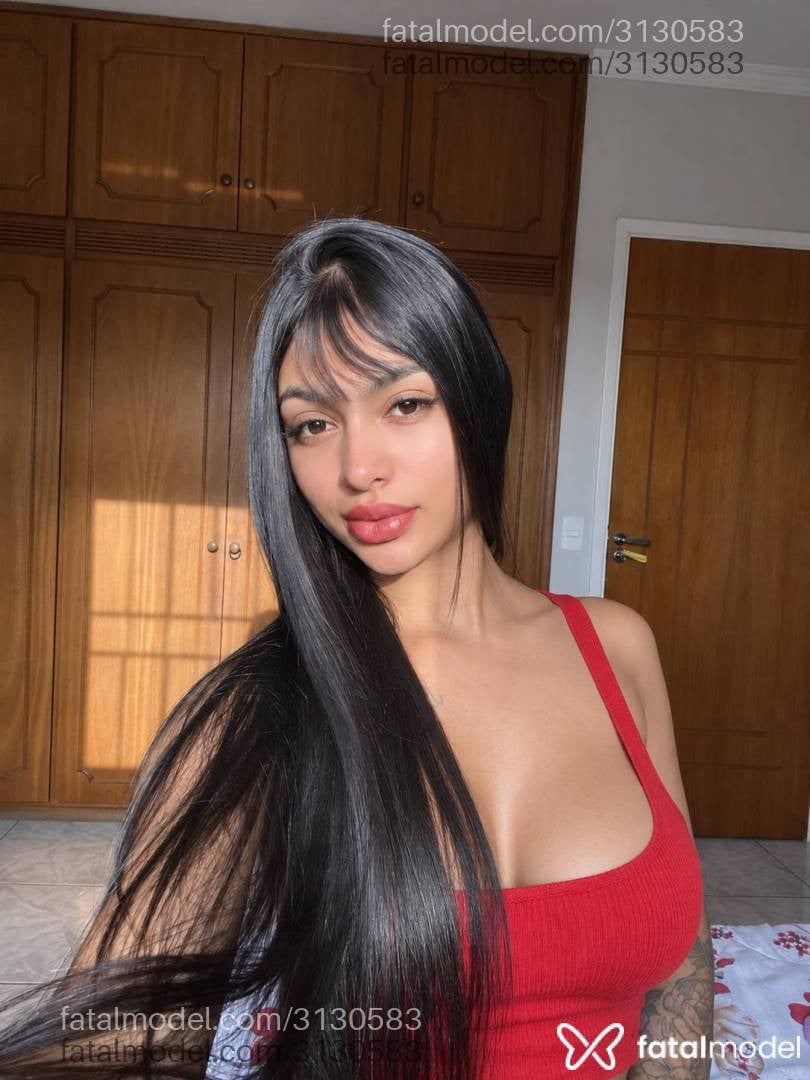 Acompanhante mulher morena (o) de olhos castanhos - Mirela