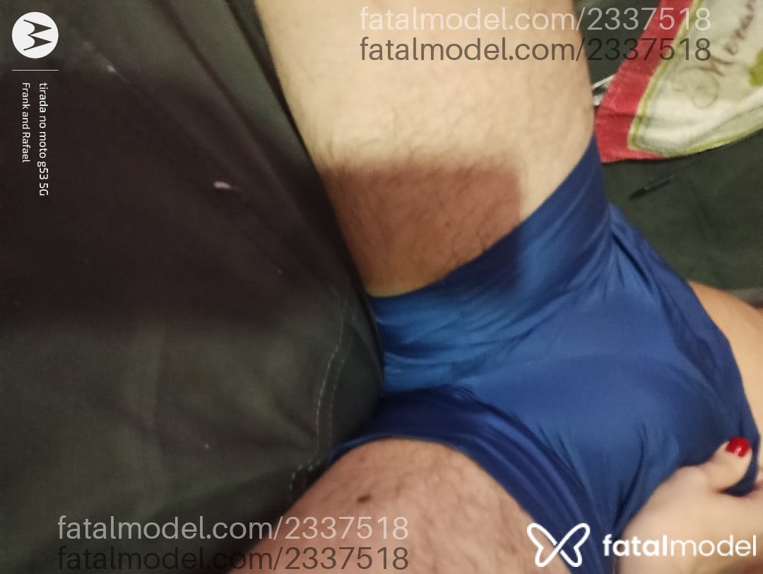 Acompanhante homem com cabelo colorido de olhos pretos - Dudu Lima