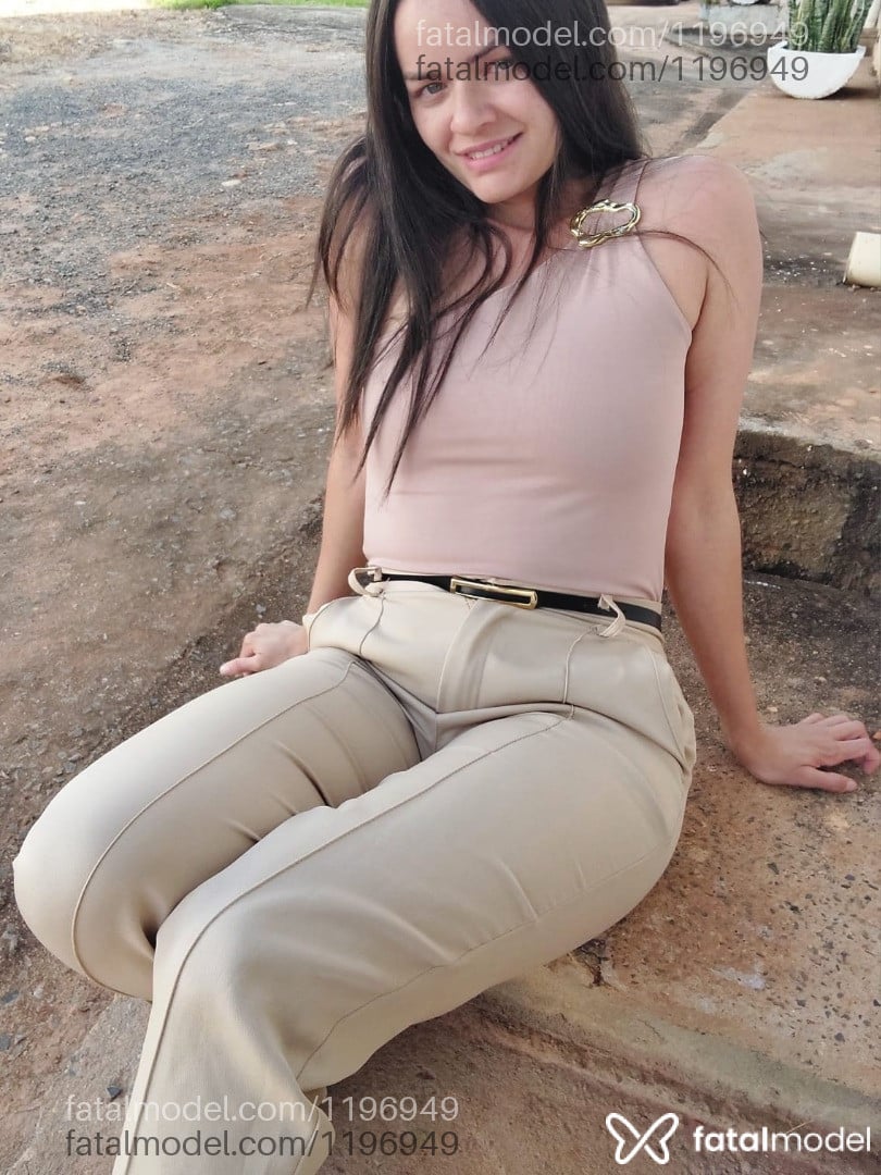 Acompanhante mulher loira (o) de olhos azuis - YSA MODELLO