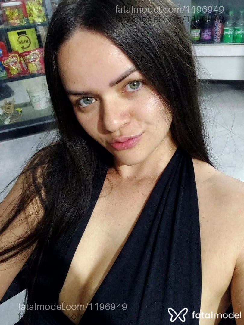 Acompanhante mulher loira (o) de olhos azuis - YSA MODELLO