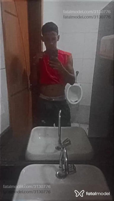 Acompanhante homem morena (o) de olhos castanhos em Rio de Janeiro - Salomão