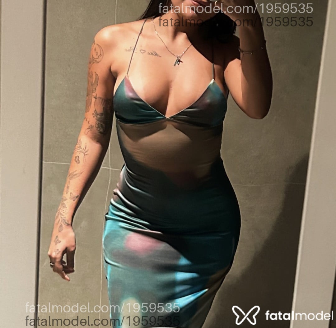 Acompanhante mulher com cabelo castanho de olhos castanhos - Bruna