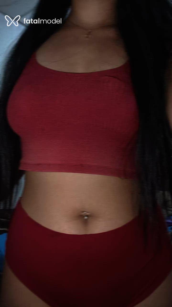 Acompanhante mulher morena (o) de olhos castanhos - Morena