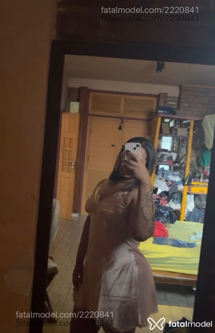Acompanhante mulher com cabelo castanho de olhos castanhos - Kiara
