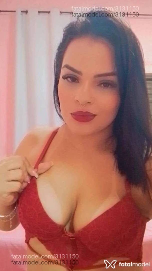 Acompanhante mulher morena (o) de olhos castanhos em Araxá - Júlia Tavares