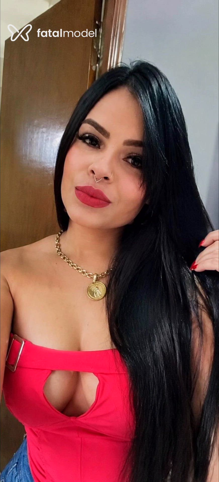 Acompanhante mulher morena (o) de olhos castanhos - Júlia Tavares