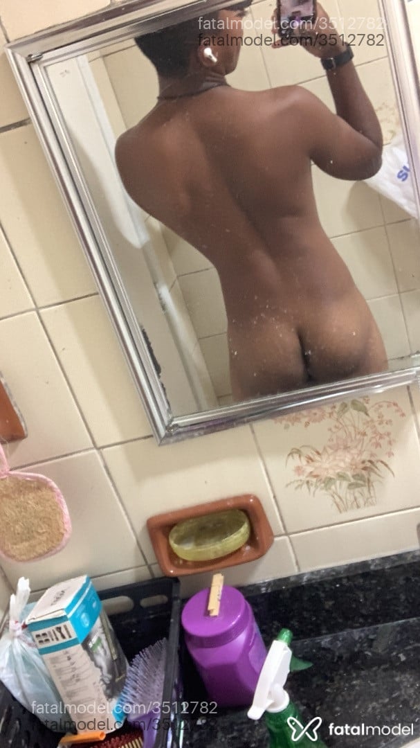 Acompanhante homem morena (o) de olhos pretos - Babylis