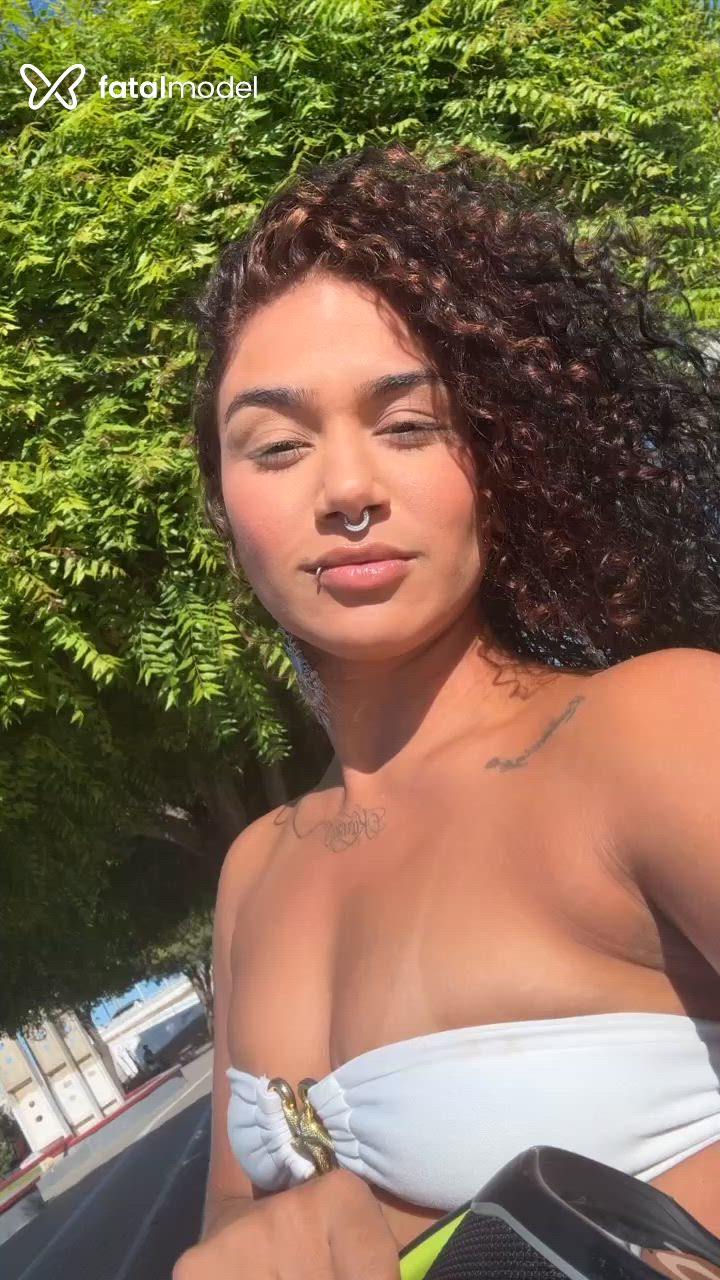 Acompanhante mulher morena (o) de olhos castanhos - Sarah Ferreira