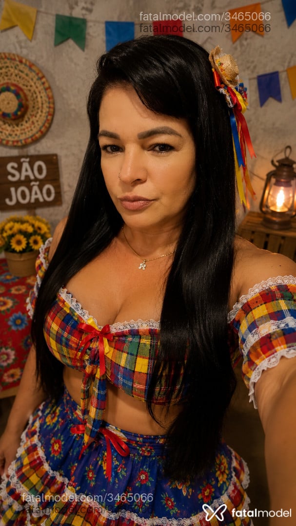 Acompanhante mulher com cabelo castanho de olhos castanhos - Patrícia