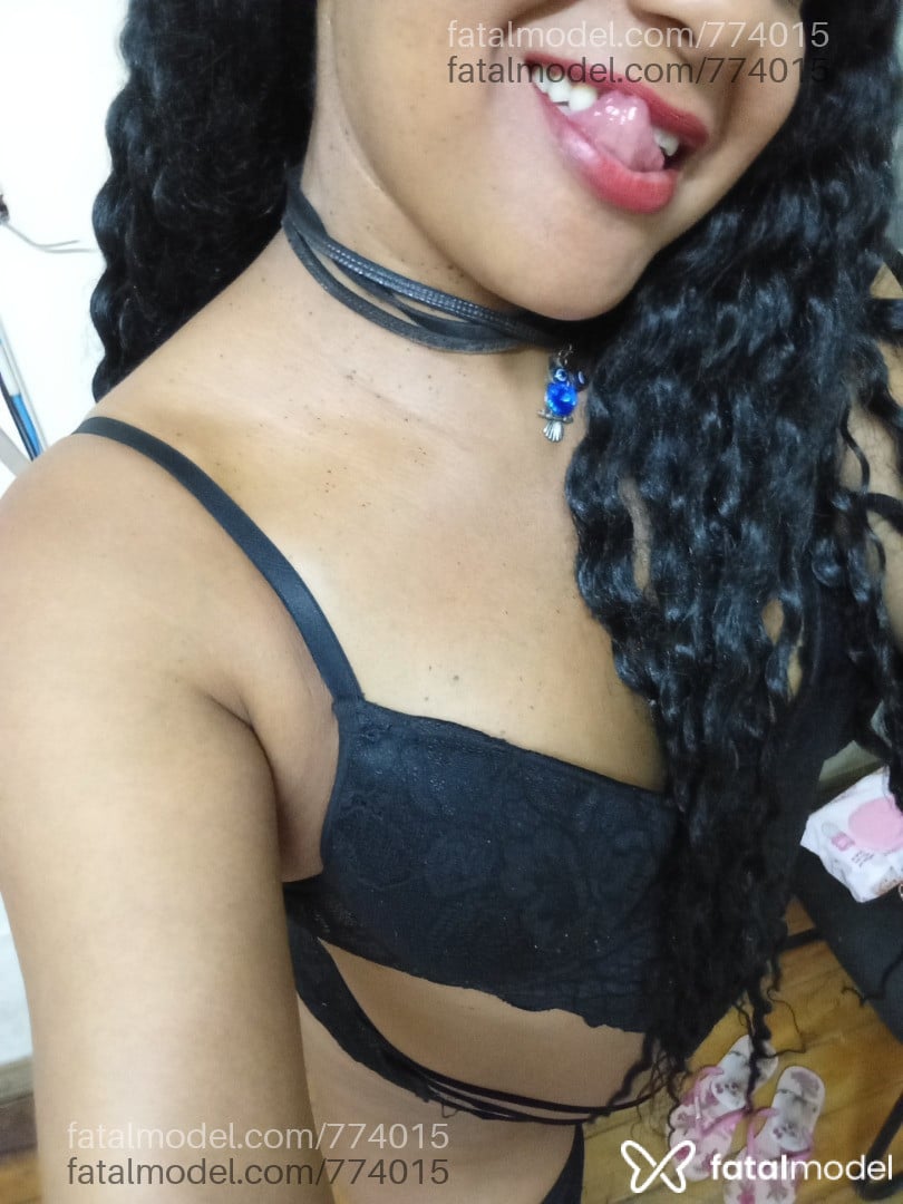 Acompanhante mulher com cabelo castanho de olhos castanhos - Thalita