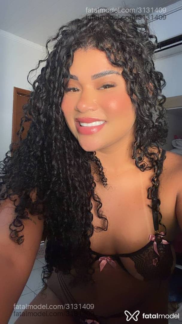 Acompanhante mulher morena (o) de olhos castanhos - Moana