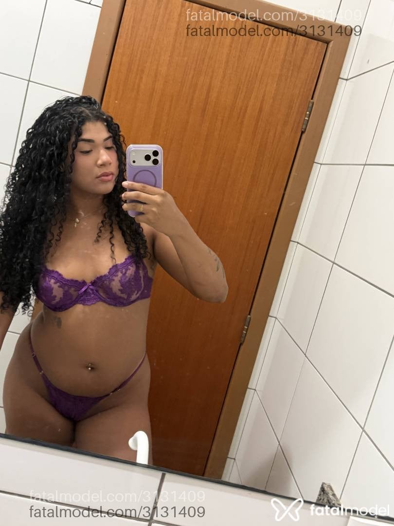 Acompanhante mulher morena (o) de olhos castanhos - Moana