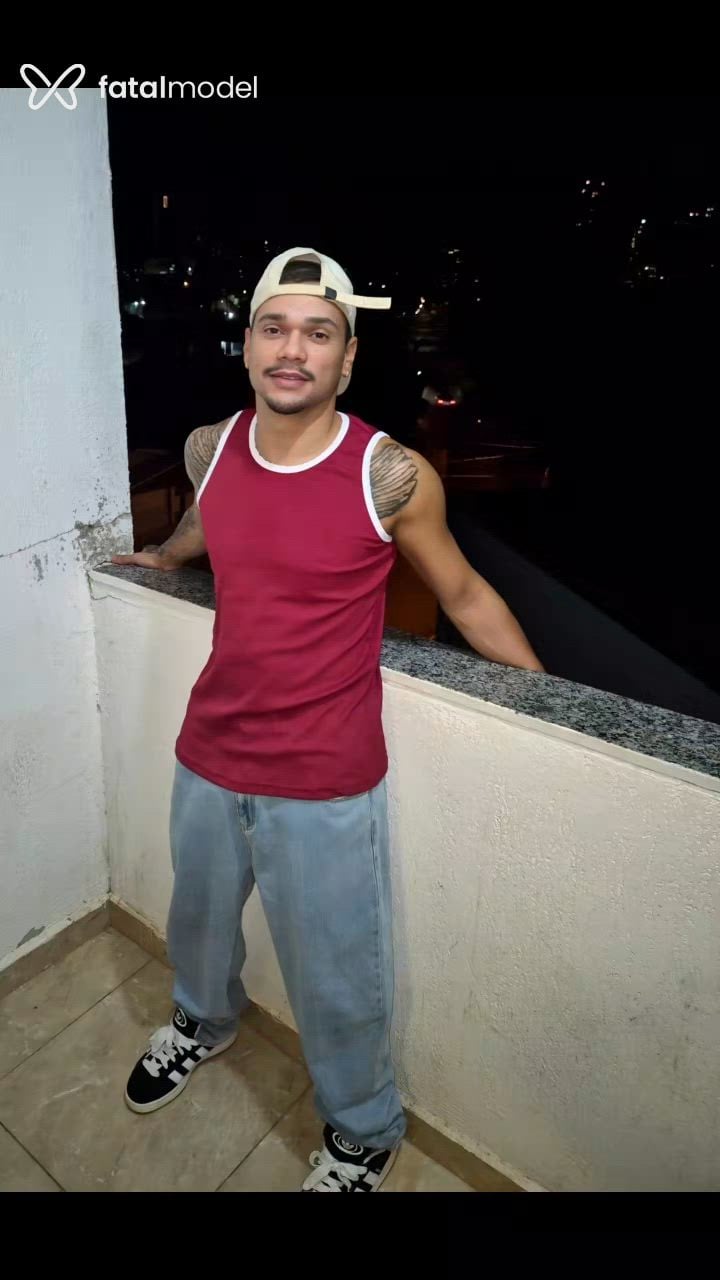 Acompanhante homem morena (o) de olhos castanhos - Derick Martins