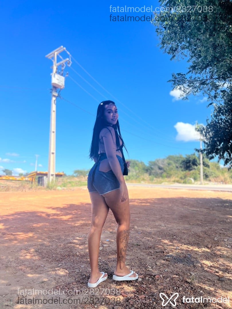 Acompanhante mulher morena (o) de olhos castanhos - Evanielly