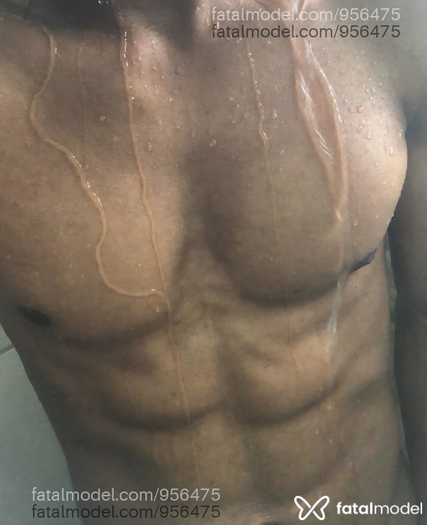 Acompanhante homem morena (o) de olhos castanhos - Angolano