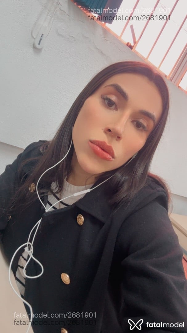 Acompanhante mulher trans morena (o) de olhos castanhos - Pati Acompanhante mulher trans morena (o) de olhos castanhos - Pati