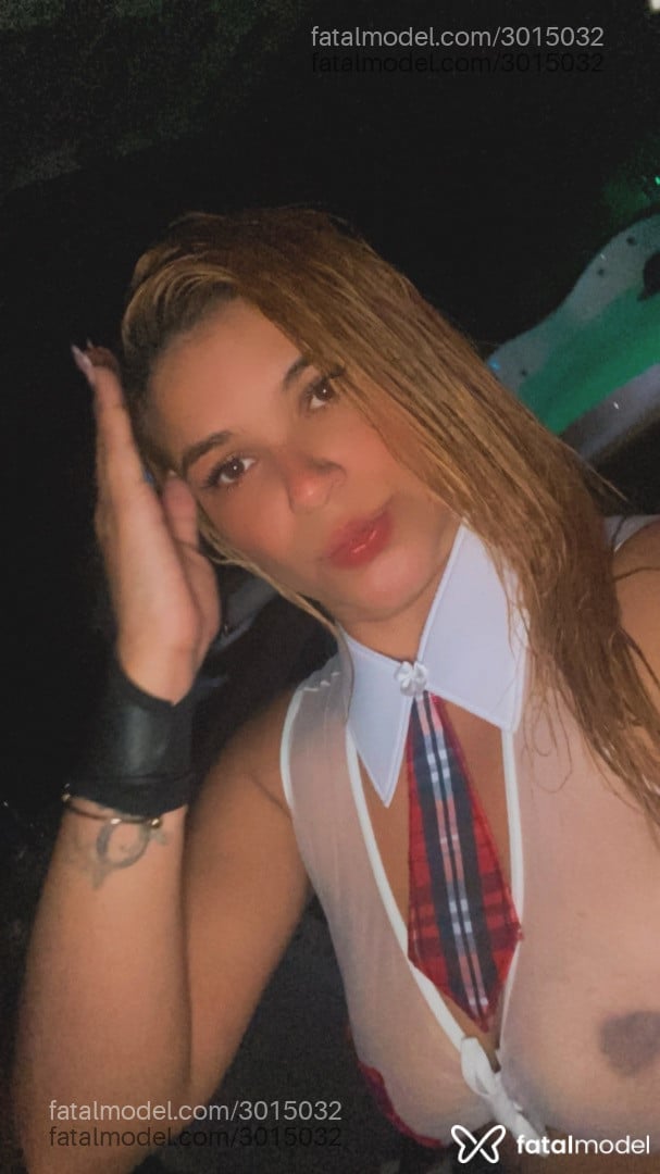 Acompanhante mulher loira (o) de olhos castanhos - Soraya