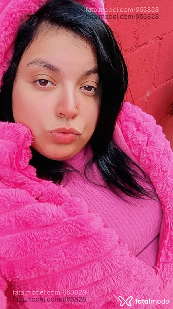 Acompanhante mulher morena (o) de olhos castanhos - Maya santos