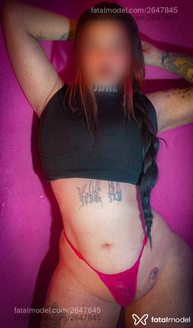 Acompanhante mulher trans morena (o) de olhos pretos - Nath Poison