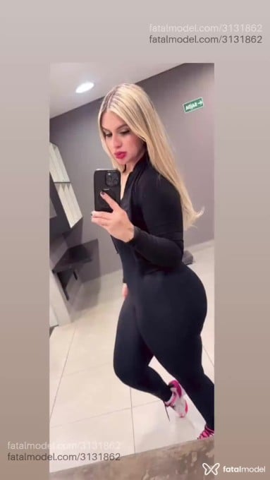 Acompanhante mulher loira (o) de olhos verdes - Lara Biancar Acompanhante mulher loira (o) de olhos verdes - Lara Biancar