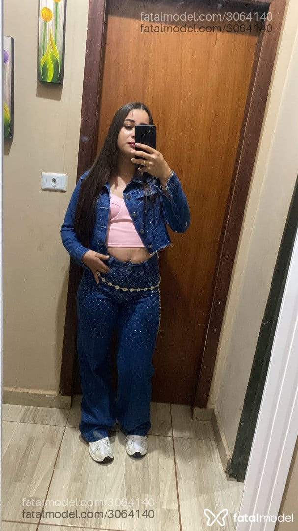 Acompanhante mulher com cabelo castanho de olhos castanhos - Liara
