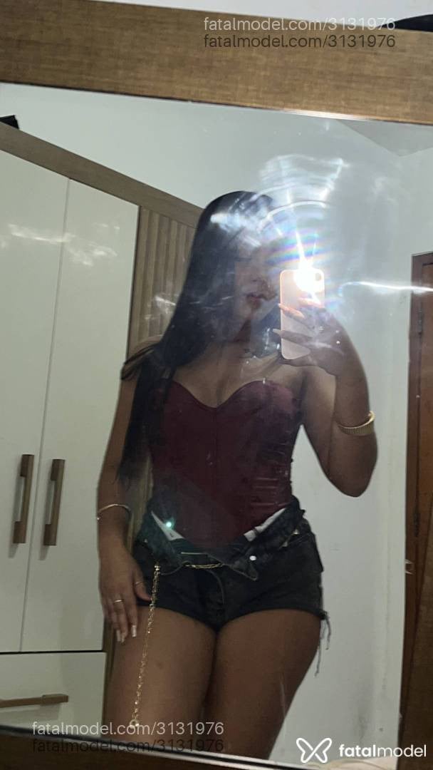 Acompanhante mulher morena (o) de olhos castanhos - Kamilly