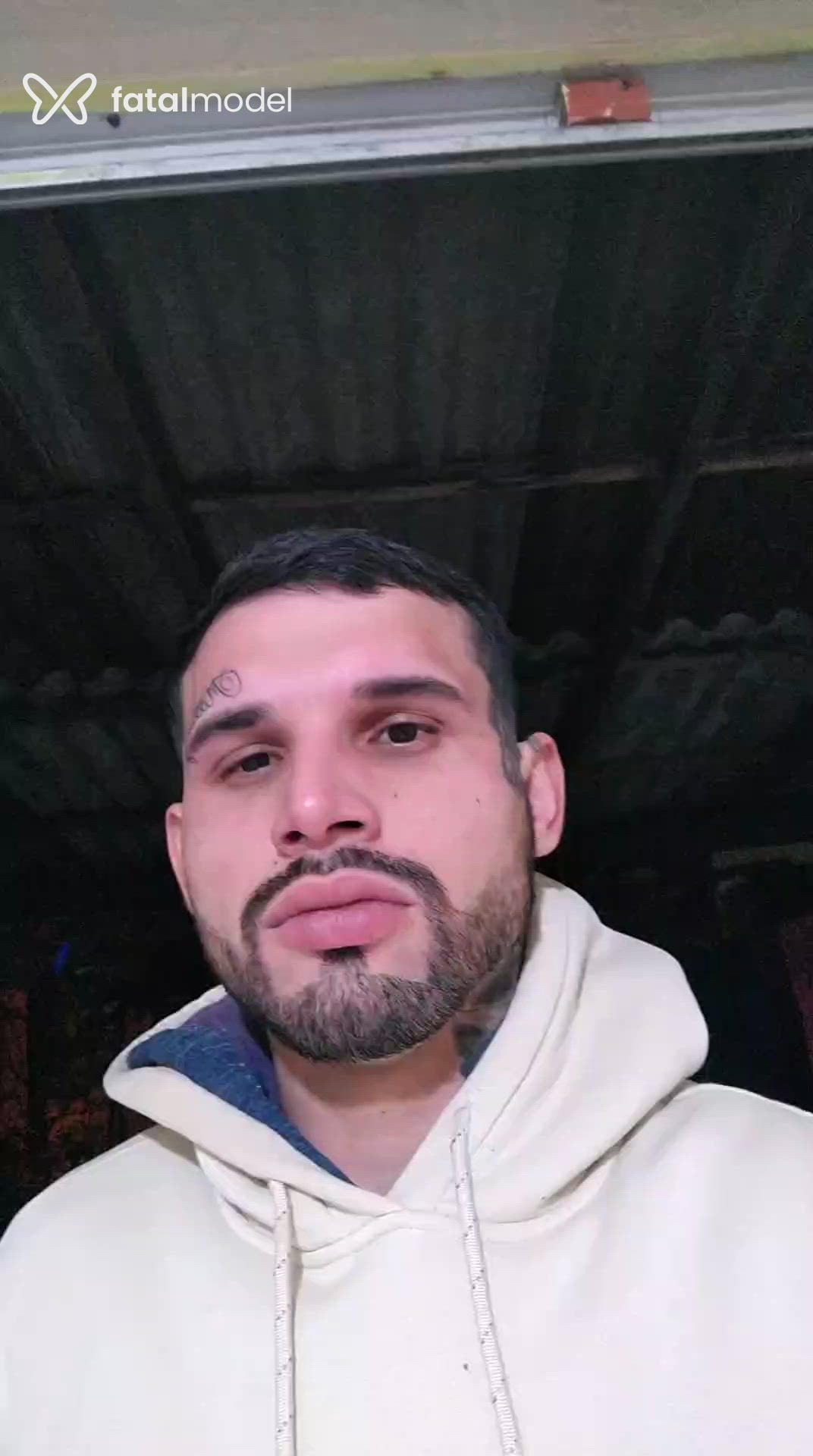 Acompanhante homem morena (o) de olhos castanhos - Ricardo