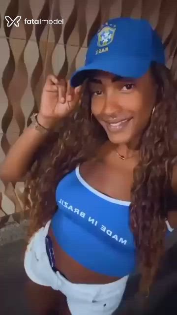 Acompanhante mulher com cabelo castanho de olhos pretos - Pâmela Andrade Acompanhante mulher com cabelo castanho de olhos pretos - Pâmela Andrade
