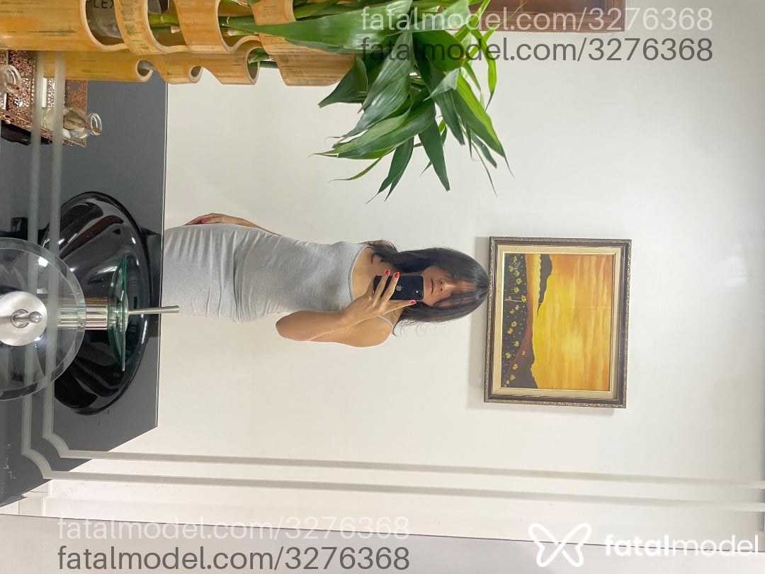 Acompanhante mulher trans com cabelo castanho de olhos castanhos - Kimberly