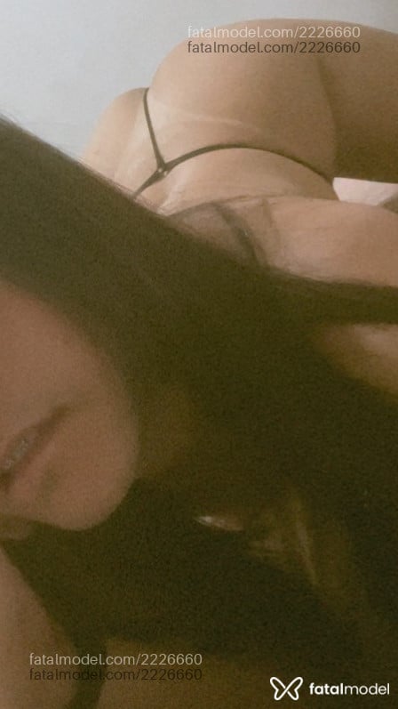 Acompanhante mulher trans ruiva (o) de olhos verdes - Karlla Brach