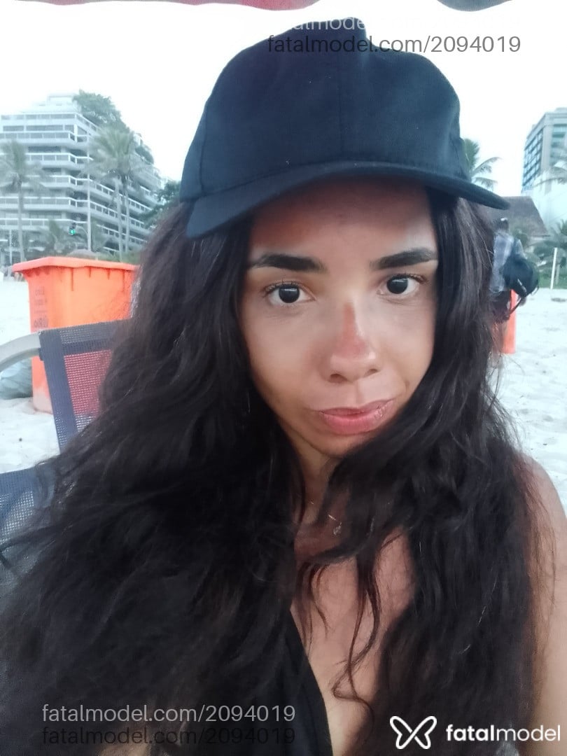Acompanhante mulher com cabelo castanho de olhos pretos - Catherine