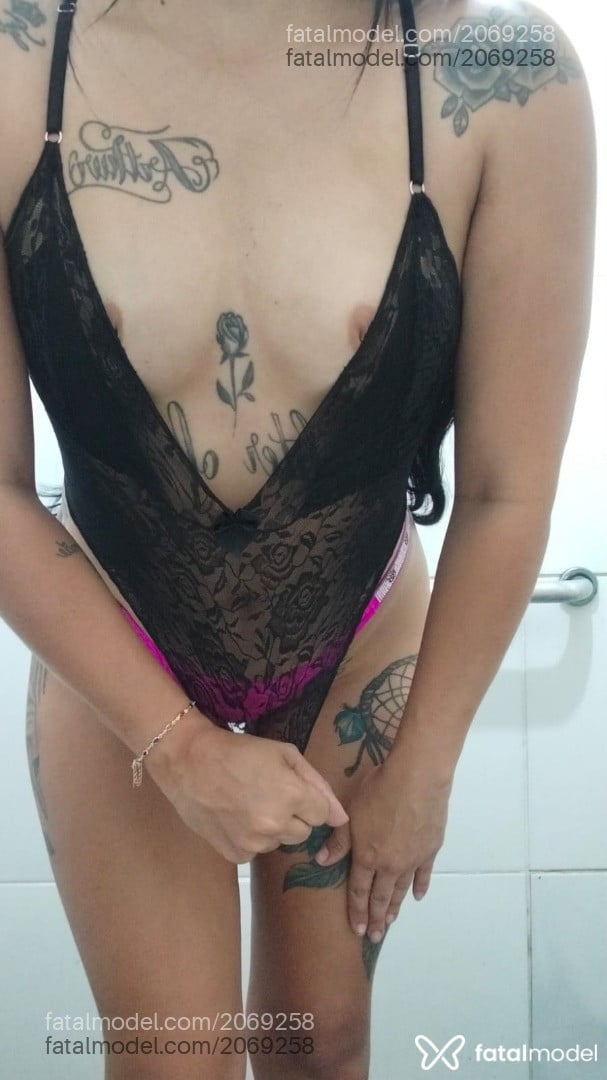 Acompanhante mulher morena (o) de olhos mel - Lunna